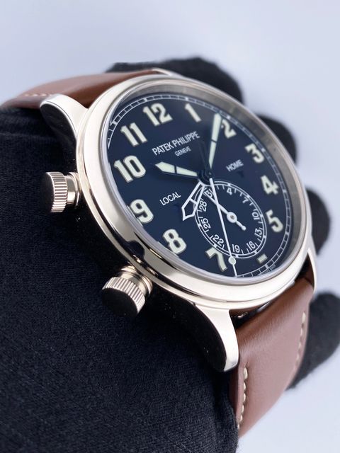 Patek Philippe Complications 5524G-001 Image 3